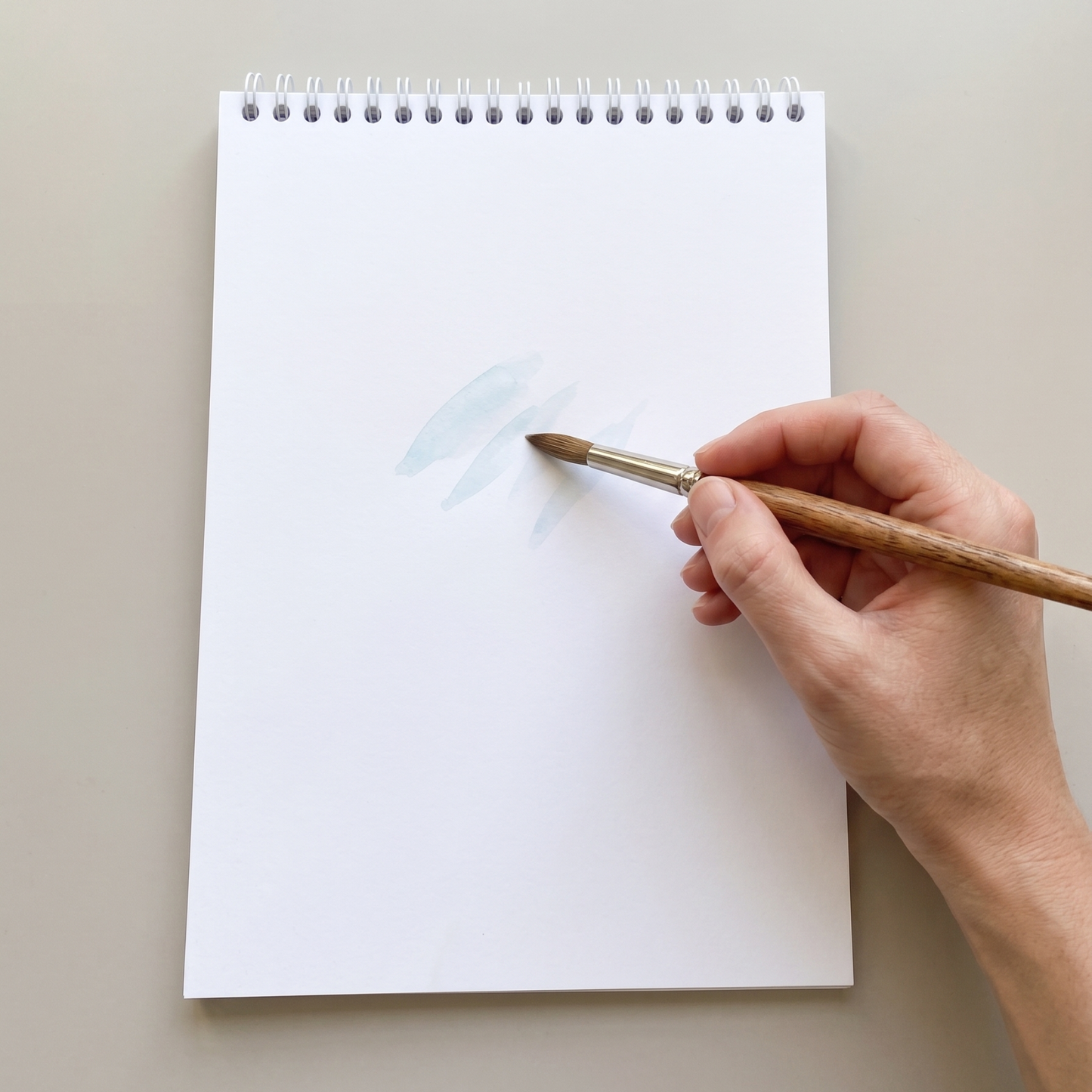Mandiora دفتر اسكتش – 17 × 24 سم – طولى – 220 جرام (متعدد الاستخدام)